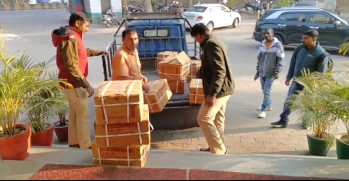 Police raid at Sakchi Tank Road fish market shops in Jamshedpur