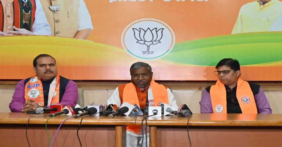 RANCHI: झारखंड में धान खरीद में भ्रष्टाचार का आरोप। बाबूलाल मरांडी ने हेमंत सरकार पर किसानों को लूटने और बिचौलियों को फायदा पहुंचाने का दावा किया।