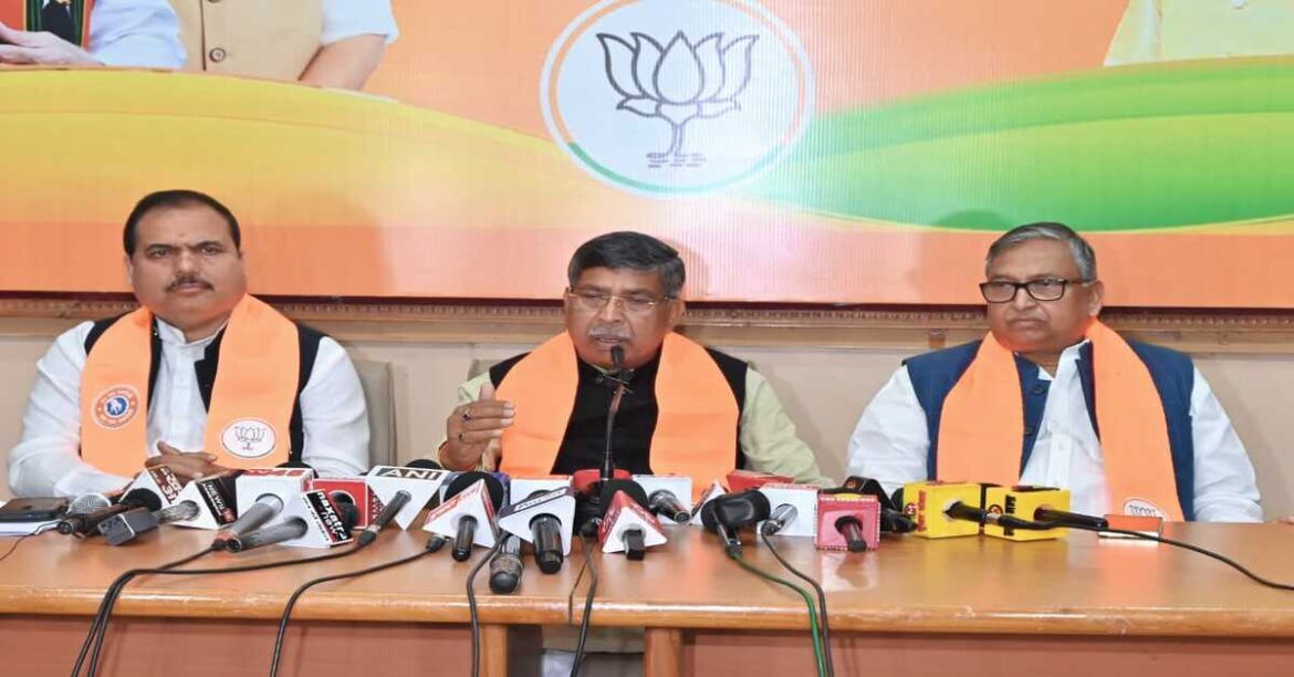 RANCHI: भाजपा प्रदेश अध्यक्ष आदित्य साहू ने निकाय चुनाव में राज्य सरकार पर हस्तक्षेप का आरोप लगाया, मतदान प्रभावित करने की कोशिश का किया खुलासा।