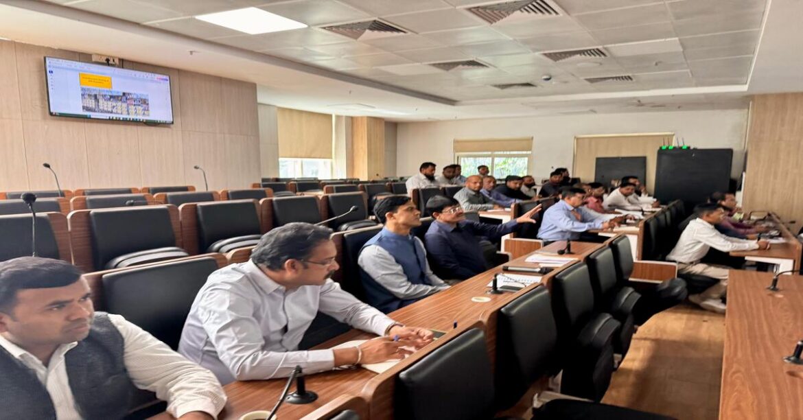 RANCHI: रांची नगर निगम की DRMT बैठक में अतिक्रमण हटाने, जुर्माना और सड़कों को सुव्यवस्थित बनाने के सख्त निर्देश दिए गए।