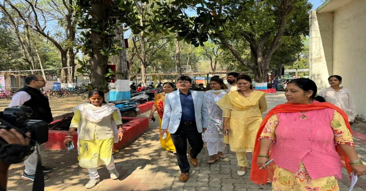 RANCHI: सुप्रीम कोर्ट के फैसले के बाद रांची नगर निगम ने एमआरएफ केंद्र, अवैध कब्जा हटाने और वेस्ट यूजर चार्ज पर सख्ती बढ़ाई।