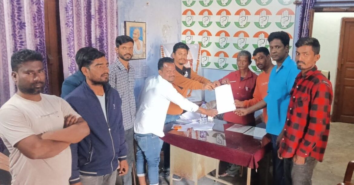 Chaibasa Nagar Congress committee members resigning in West Singhbhum Jharkhand