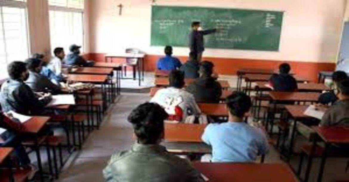 Jamshedpur government schools facing shortage of funds for basic items like broom, chalk and soap