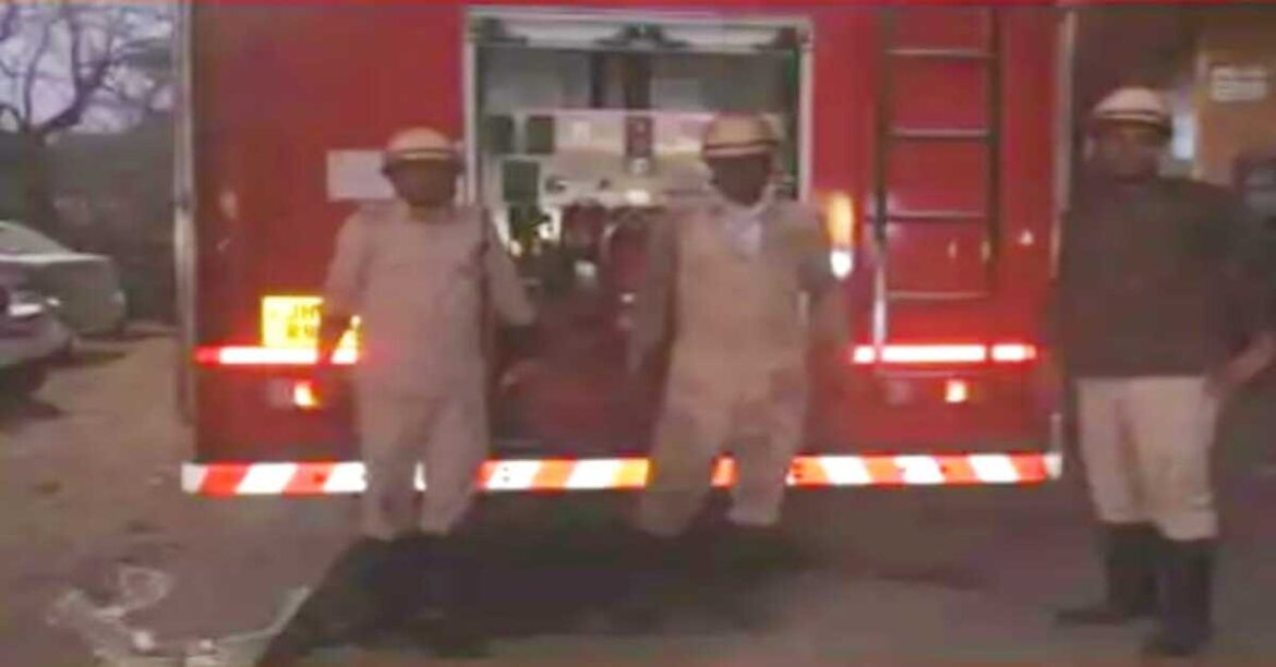 Massive Fire Breaks Out in Residential Flat Near Sidgora Post Office, Jamshedpur