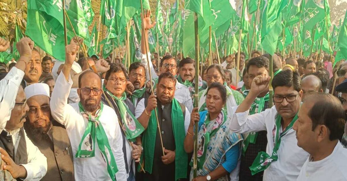 Jharkhand Diwas rally where JMM workers march under the leadership of Basanta Soren showing party strength