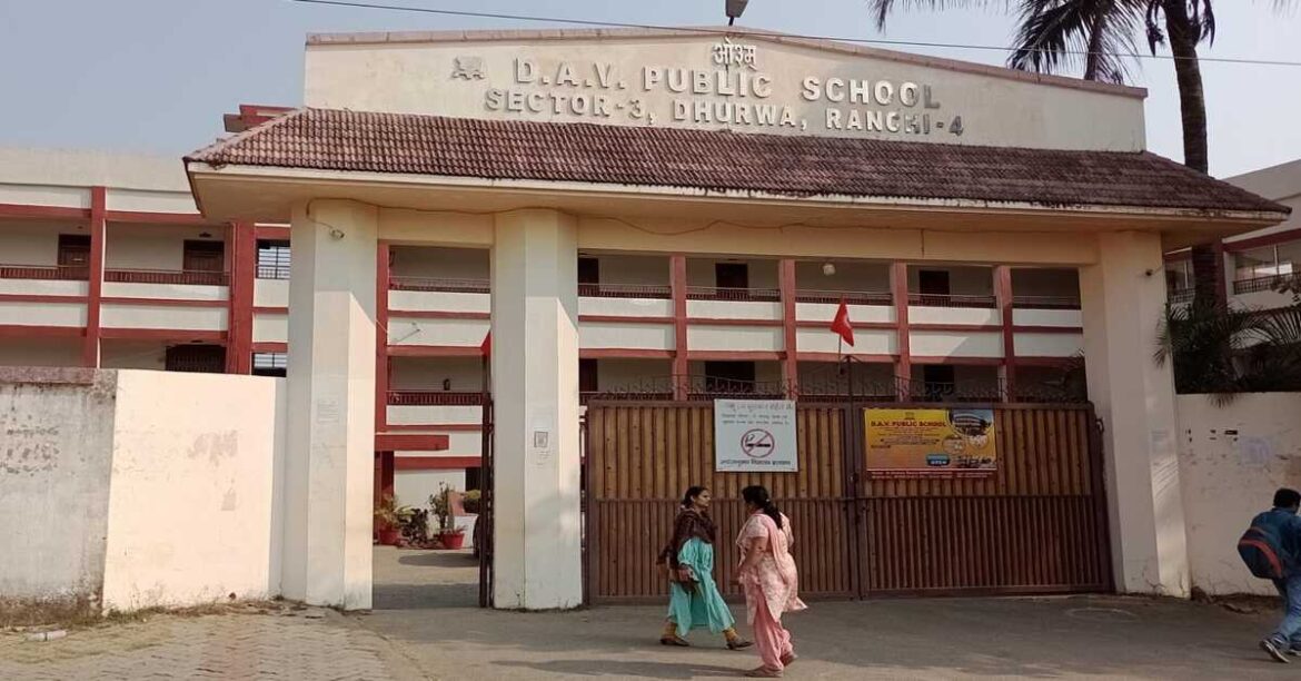 Husband and wife from the same house voting in different wards in Ranchi municipal election