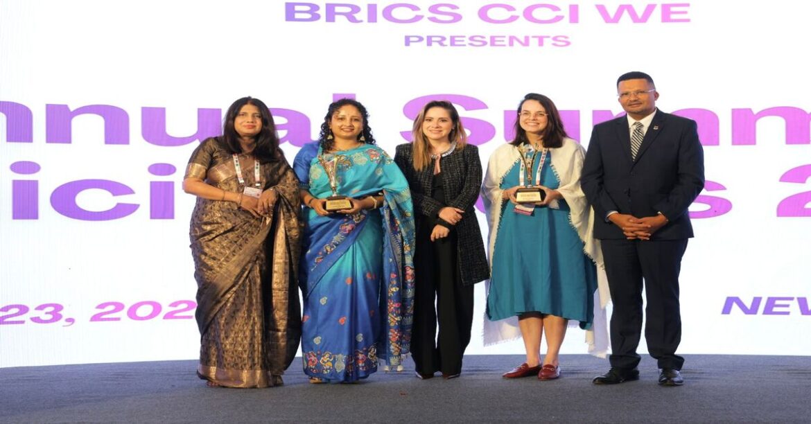 झारखंड विधायक कल्पना सोरेन को महिला सशक्तिकरण में योगदान के लिए BRICS Women Summit 2026 में ट्रेलब्लेजर अवार्ड से सम्मानित किया गया।