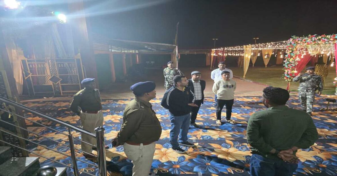 रांची के सिमलिया में ध्वनि प्रदूषण की शिकायत पर जिला प्रशासन ने पांच बैंक्वेट हॉल का निरीक्षण किया, रात 10 बजे बाद डीजे नहीं बजाने की चेतावनी दी।