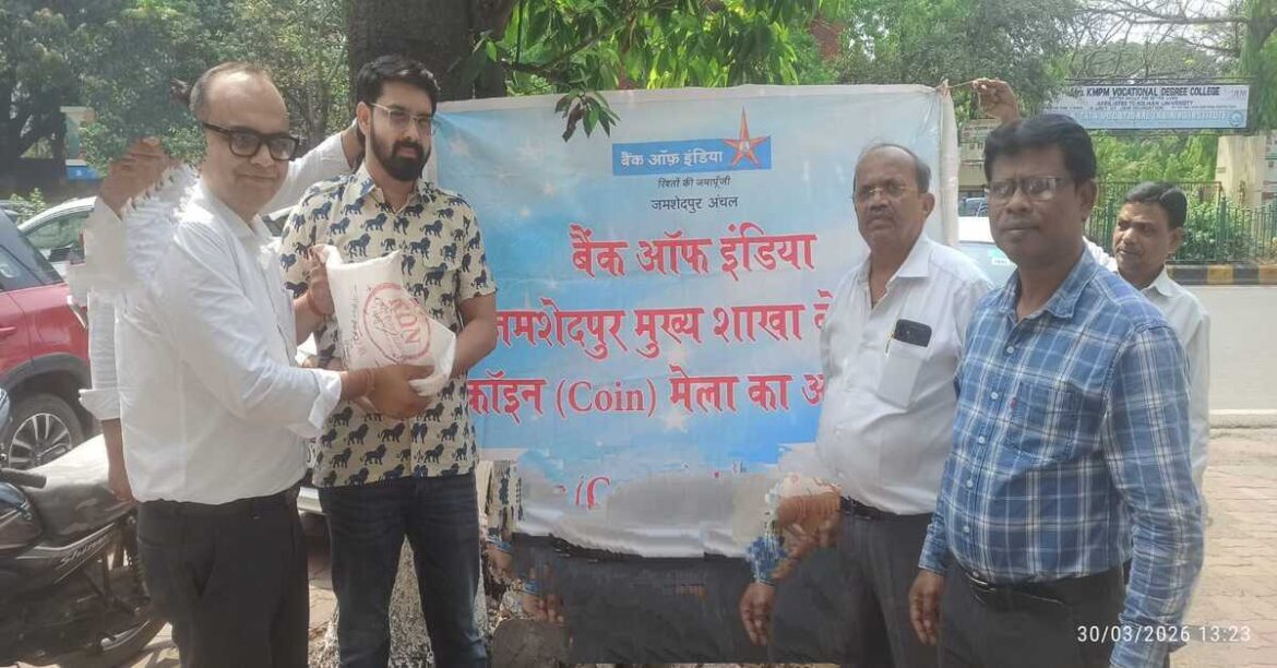 Jamshedpur traders receive Rs 2 coins distribution small currency relief