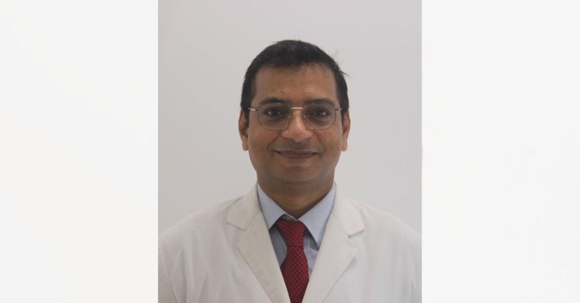 Doctor explaining importance of oral health and dental hygiene