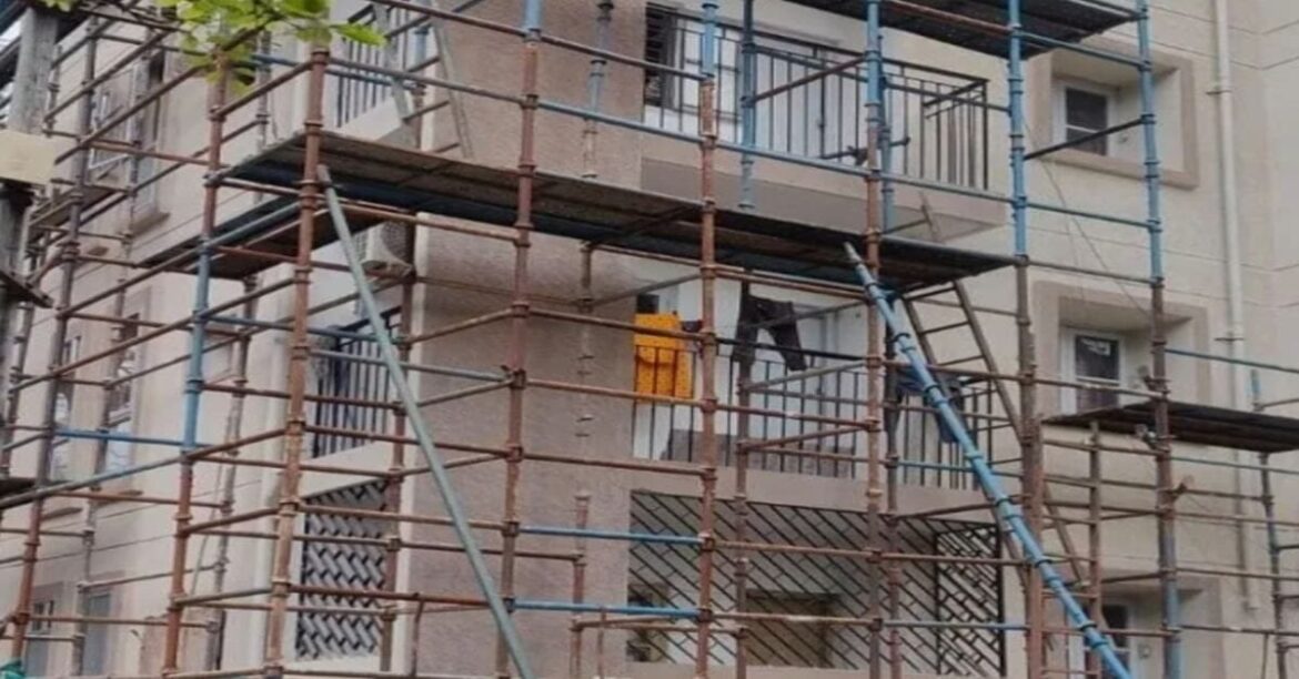 Construction worker fell from under-construction building in Telco Colony Jamshedpur