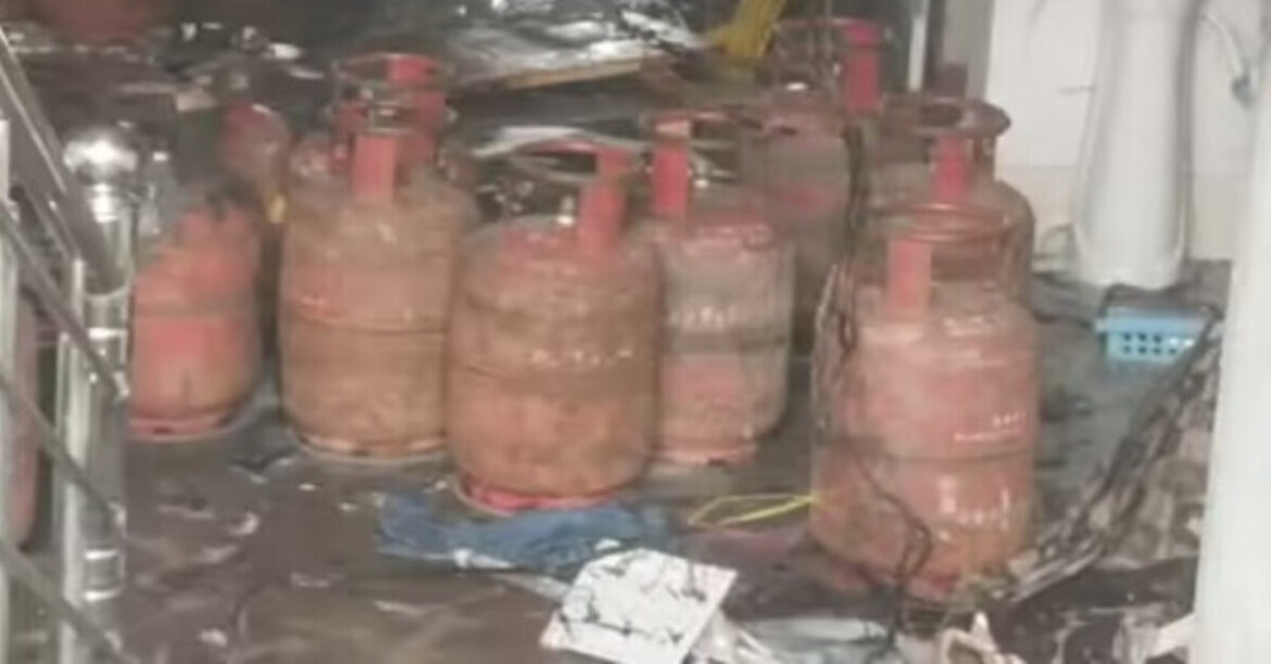 Gas cylinder blast incident in Medininagar Palamu where four workers were injured
