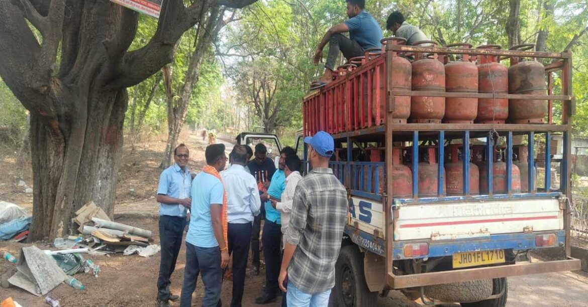 LPG gas shortage affecting hotels and restaurants in Khalari Ranchi