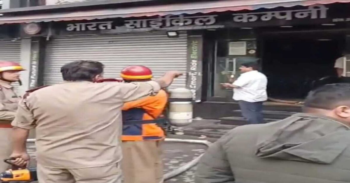 बिष्टुपुर में साइकिल की दुकान मे