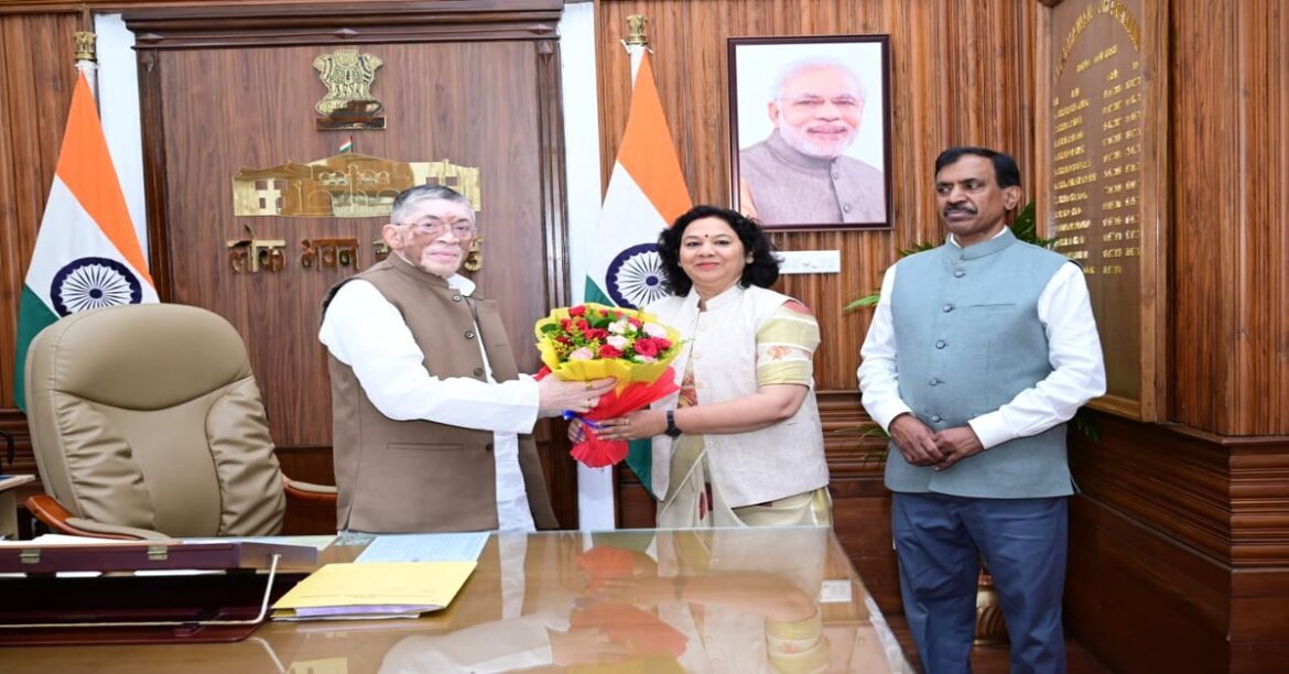 RANCHI: रांची विश्वविद्यालय की कुलपति ने राज्यपाल से मुलाकात कर शिक्षा सुधार, शोध और भारतीय ज्ञान परंपरा को बढ़ावा देने पर चर्चा की।