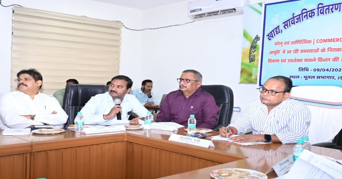 RANCHI: मंत्री ने गैस किल्लत पर सख्त रुख अपनाया, 7-10 दिन में आपूर्ति सामान्य, कालाबाजारी व लापरवाही पर कार्रवाई का अल्टीमेटम।