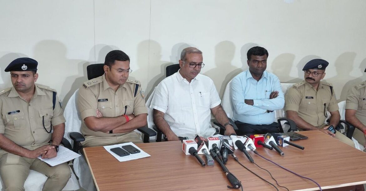 RANCHI: झारखंड उत्पाद सिपाही परीक्षा पेपर लीक कांड में 164 गिरफ्तार, बिहार के मास्टरमाइंड अतुल वत्स का देशभर में फैला नेटवर्क उजागर।