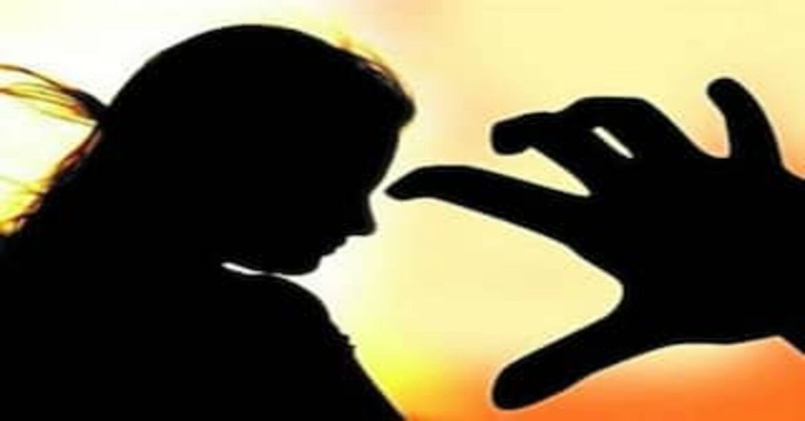 डेंटिस्ट ने की छेड़खानी