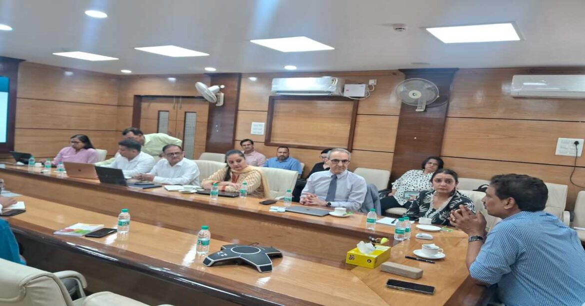 RANCHI : रिम्स-2 परियोजना को लेकर रांची में एडीबी संग अहम बैठक हुई। 4200 करोड़ की लागत से वर्ल्ड क्लास अस्पताल बनेगा।