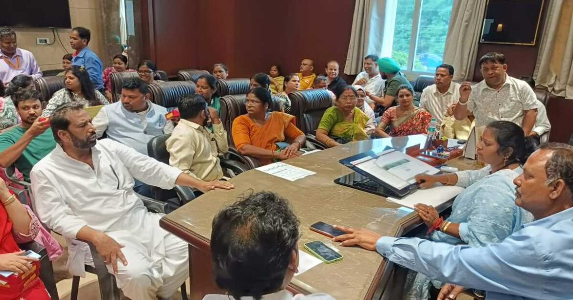 RANCHI: रांची नगर निगम ने CLAP योजना के तहत बैठक आयोजित कर विकास परियोजनाओं का शिलान्यास किया, जिससे शहर की सुविधाएं मजबूत होंगी।