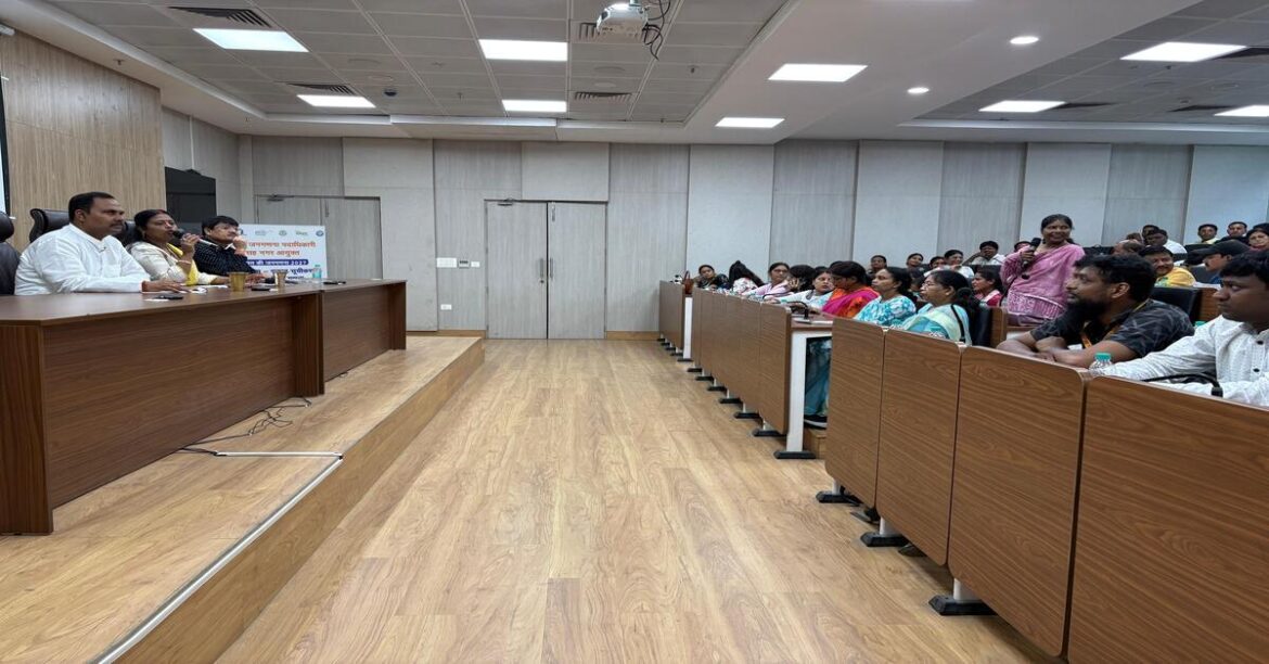 RANCHI: रांची नगर निगम ने मानसून तैयारी, स्वच्छता व्यवस्था, विकास योजनाओं और जनगणना 2027 को लेकर महत्वपूर्ण बैठकें कीं।