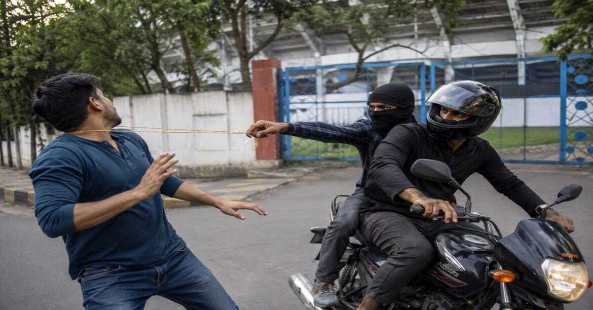bistupur chain snatching