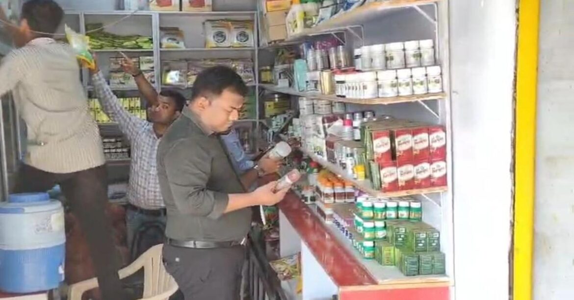 Administrative team sealing fertilizer and seed shops after seizing expired products in Chaibasa and Chakradharpur