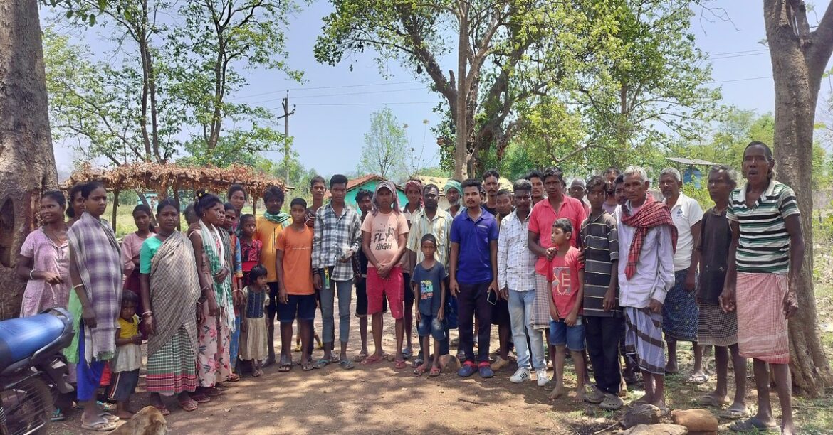 Gram Sabha meeting in Thakura village of Chaibasa regarding removal of village Munda from post