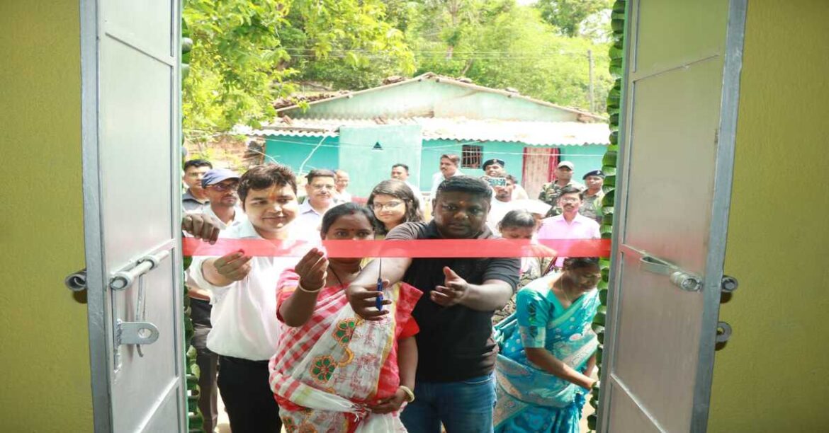 MLA and DC during housewarming ceremony of beneficiaries in Chaibasa
