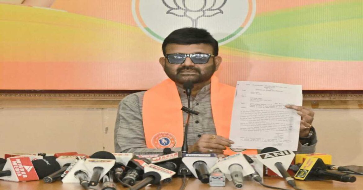 RANCHI : भाजपा ने झारखंड ट्रेजरी घोटाले में हेमंत सरकार पर जांच में देरी, दस्तावेज नहीं देने और मामले को दबाने का आरोप लगाया।