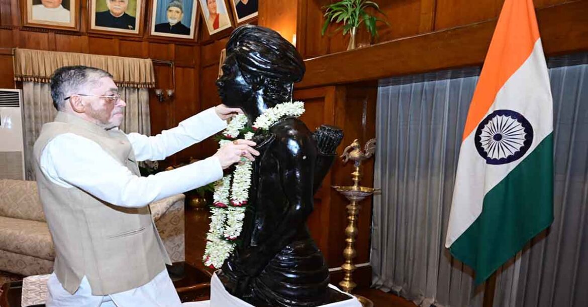 Governor Santosh Kumar Gangwar Pays Tribute Birsa Munda Death Anniversary