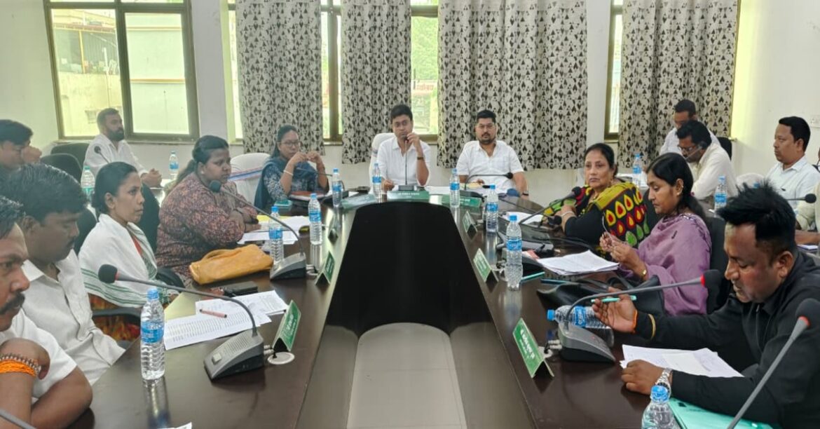 Chaibasa Nagar Parishad board meeting discussing drain cleaning and action against encroachment