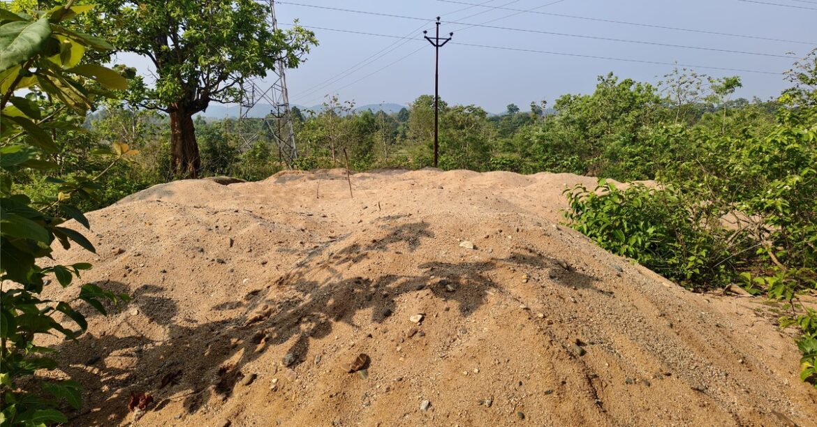 Illegal Sand Mining in Chaibasa Goilkera Gudri Despite NGT Ban
