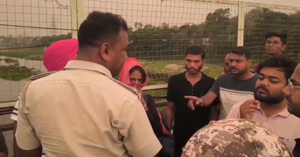 मानगो पुल पर आत्महत्या का प्रयास