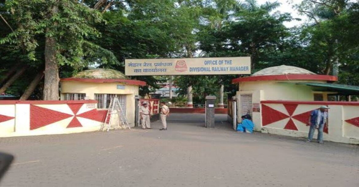 Workers safety concerns in Chakradharpur Railway Division after four deaths in three years