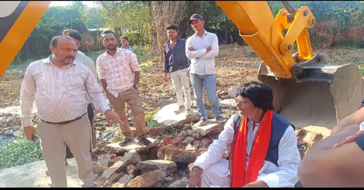 : Yogendra Sao during Hurhuru land dispute in Hazaribagh