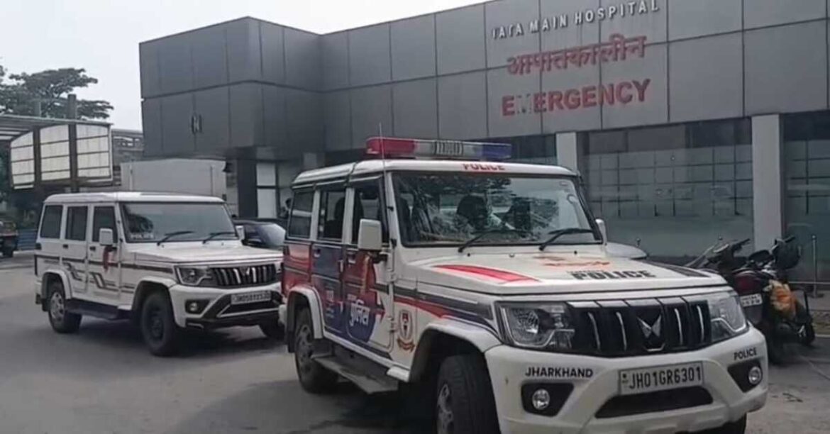 बिंदल मॉल में गोली चलने के बाद टीएमएच पहुंचे पुलिस अधिकारी