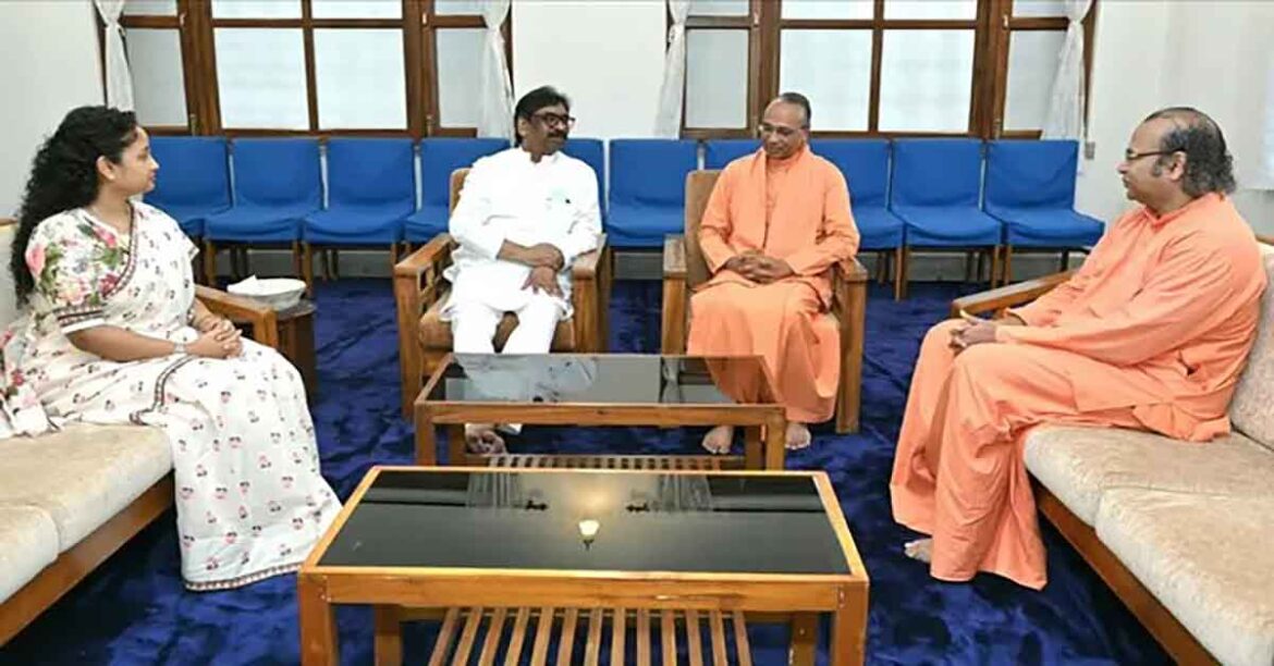 Hemant Soren visits Yogoda Ashram Ranchi
