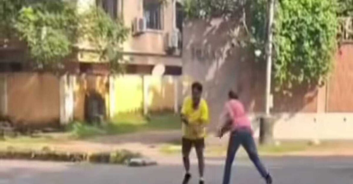 लोयोला स्कूल के पीछे मारपीट